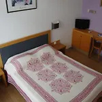 Hotel Hotel Au Petit Languedoc 2*