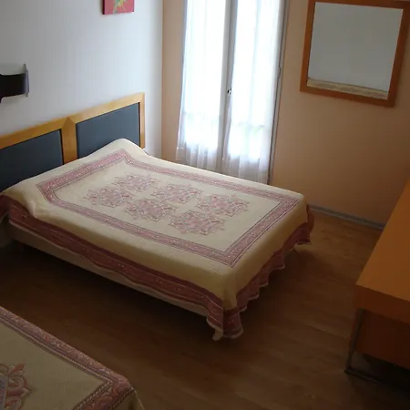 Hotel Au Petit Languedoc 2*