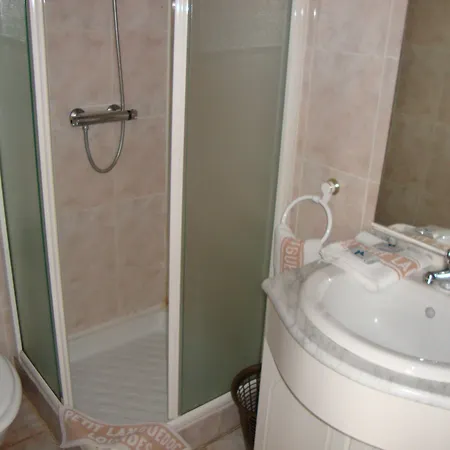 Au Petit Languedoc Hotel