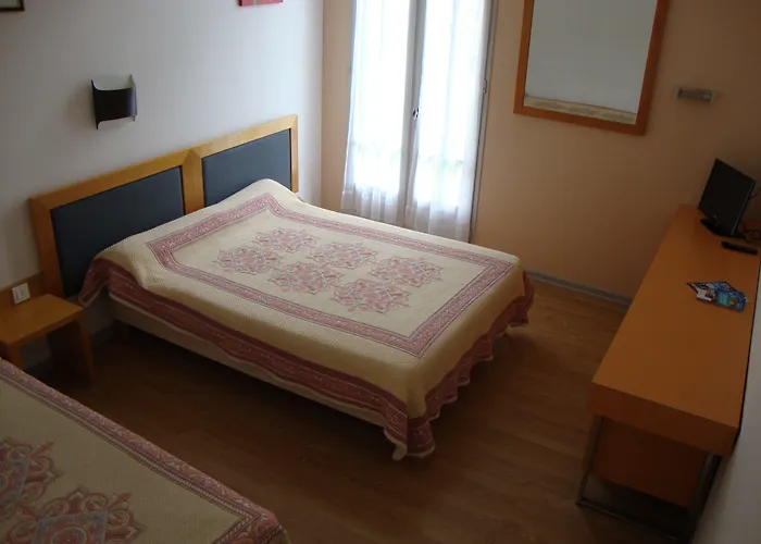 Hotell Au Petit Languedoc 2*