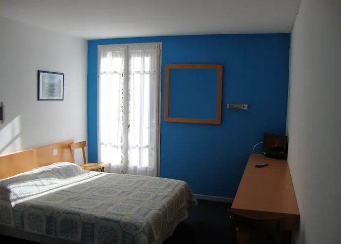 Au Petit Languedoc ホテル 2*