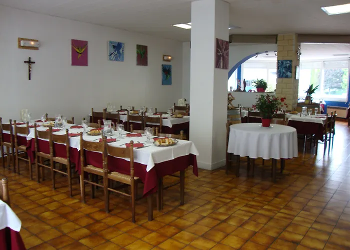 Au Petit Languedoc Hotell 2*