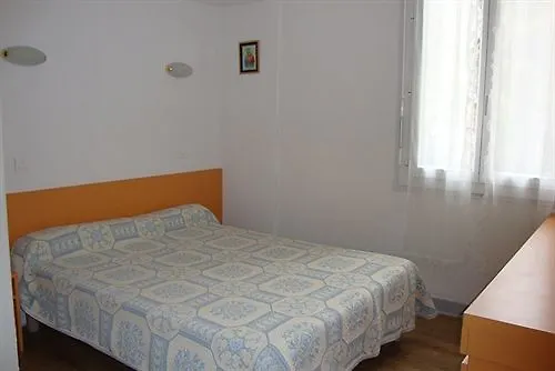 Au Petit Languedoc Hotell 2*