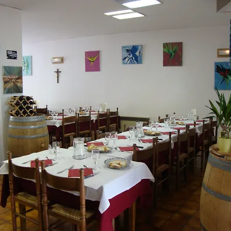 Au Petit Languedoc 2* לורדה