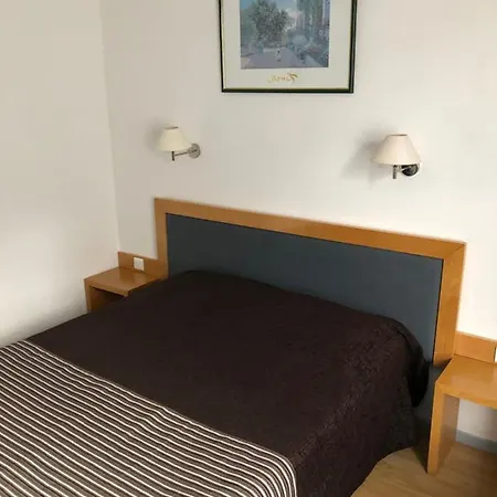 Au Petit Languedoc מלון