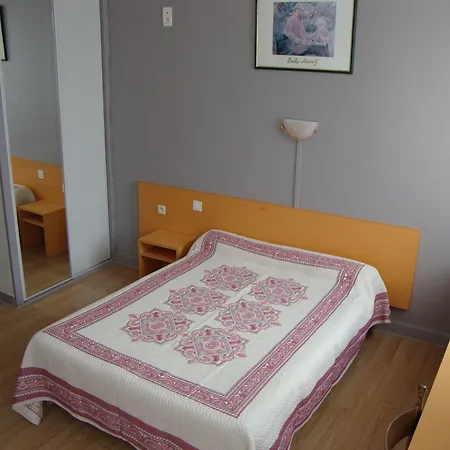 Готель Au Petit Languedoc