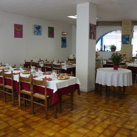 Au Petit Languedoc Готель 2*