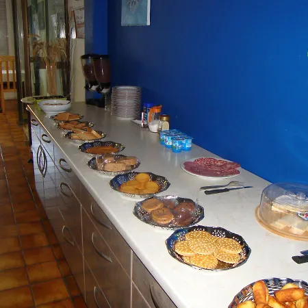 Готель Au Petit Languedoc 2*