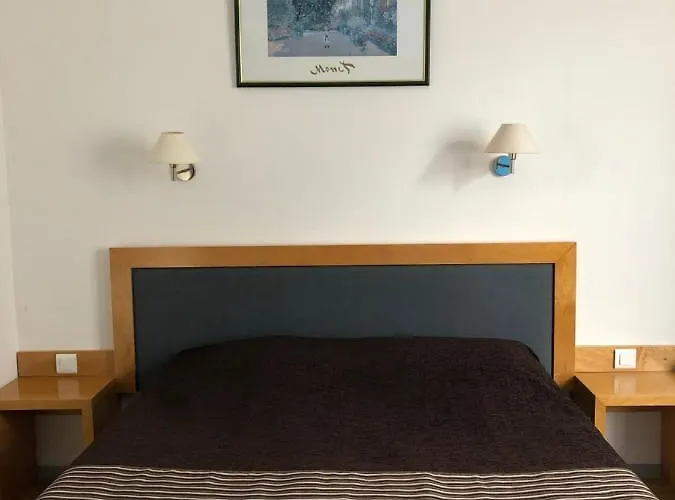 Hotel Au Petit Languedoc Hotel 2*