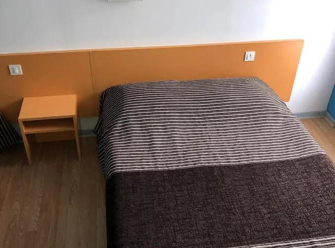 Hotel Au Petit Languedoc 2*